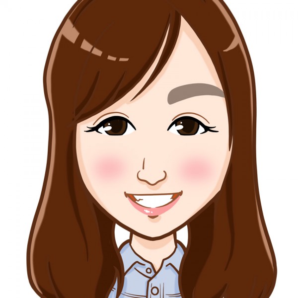 八重歯がかわいいロングヘアーの女性上半身似顔絵