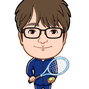 ジャージ姿でテニスをする先生の全身似顔絵作成